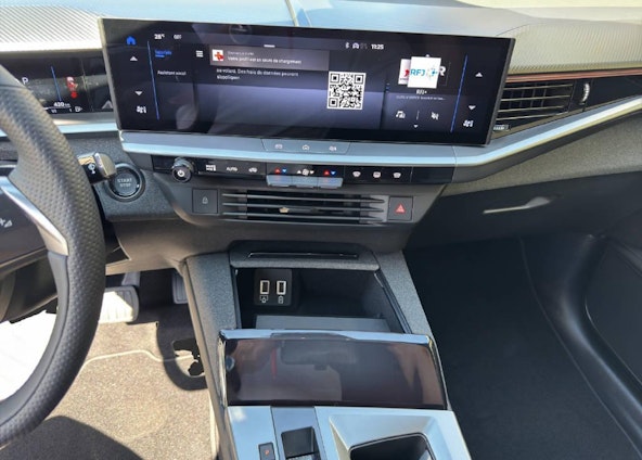 Vehicle image 6 Vehicle image 6