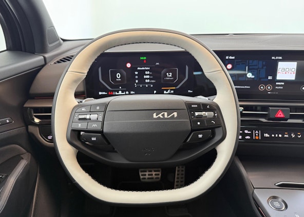 Vehicle image 9 Vehicle image 9