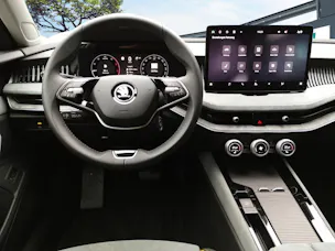 Škoda Superb Combi 2.0 TDi Selection DSG