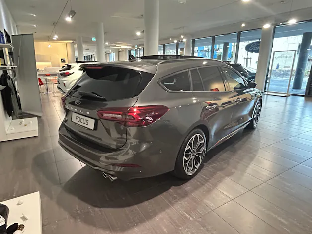 Ford Focus 1.0 MHEV ST-Line X Automat