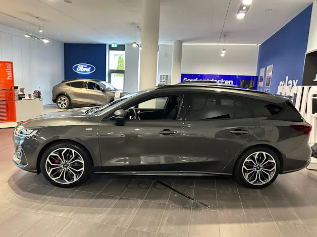Ford Focus 1.0 MHEV ST-Line X Automat