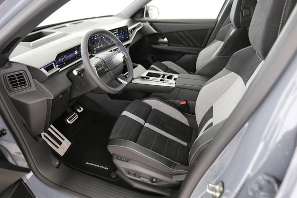 Vehicle image 5 Vehicle image 5