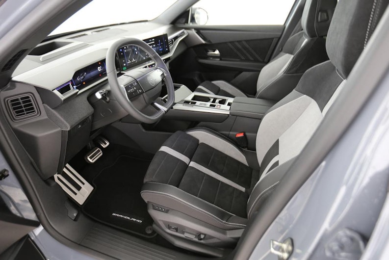 Vehicle image OPEL GRANDLAND