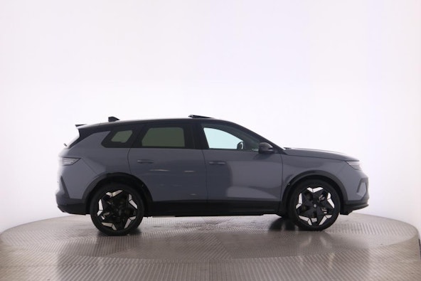 Vehicle image 4 Vehicle image 4