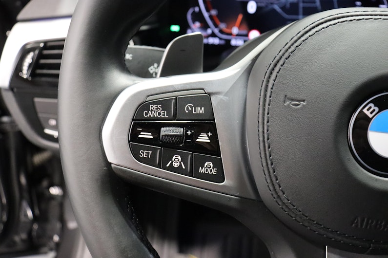 Vehicle image BMW 5 SERIES