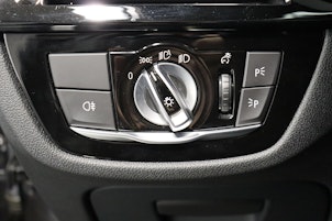 Vehicle image BMW 520d xDrive paddles Touring