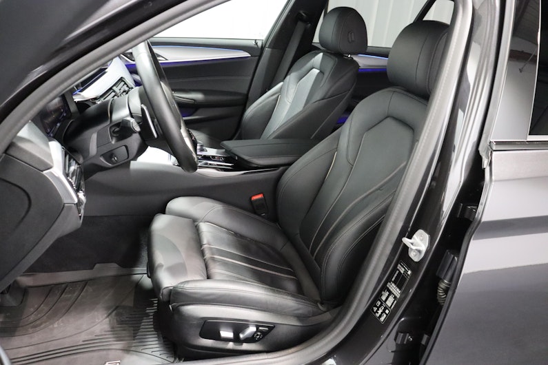 Vehicle image BMW 5 SERIES