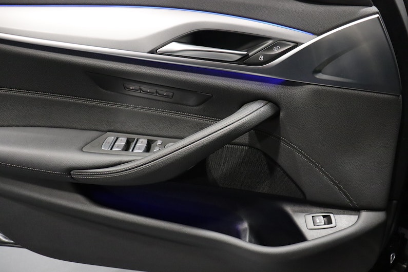 Vehicle image BMW 5 SERIES