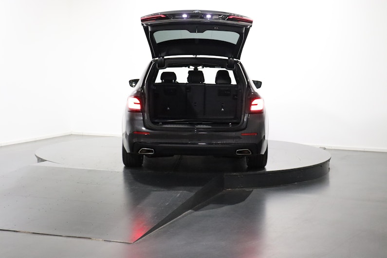 Vehicle image BMW 5 SERIES