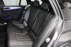 Vehicle image BMW 520d xDrive paddles Touring