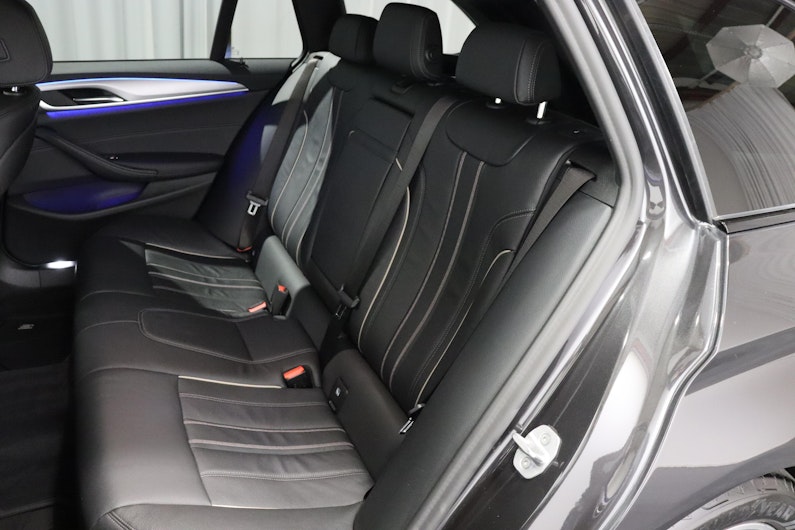 Vehicle image BMW 5 SERIES