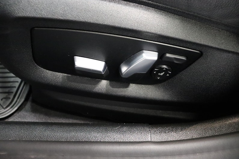 Vehicle image BMW 5 SERIES