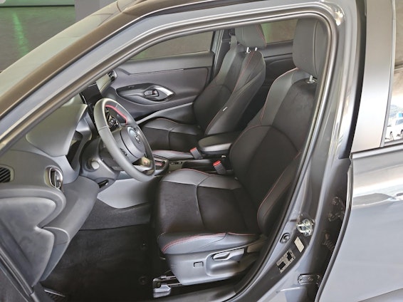 Vehicle image 8 Vehicle image 8