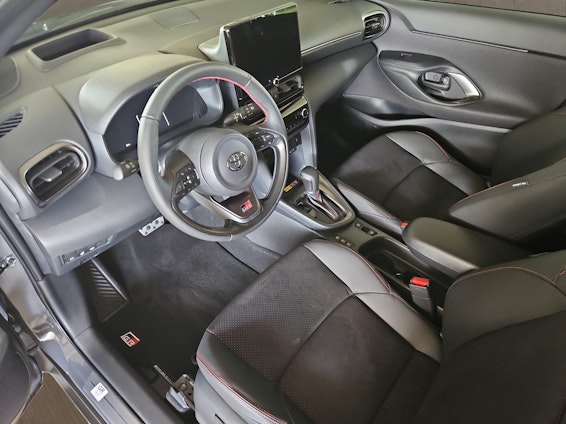 Vehicle image 6 Vehicle image 6