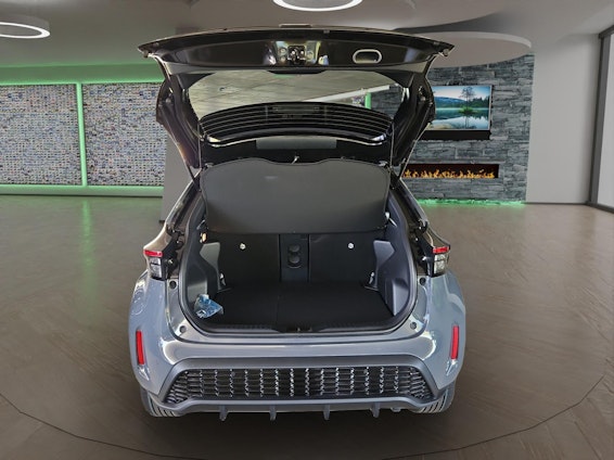 Vehicle image 18 Vehicle image 18