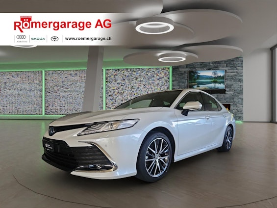 First vehicle image