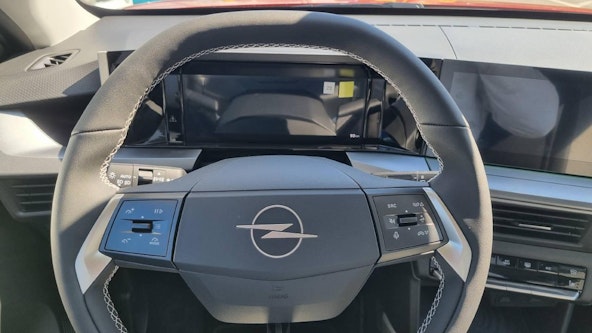 Vehicle image 9 Vehicle image 9