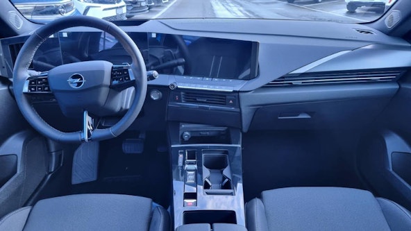 Vehicle image 17 Vehicle image 17