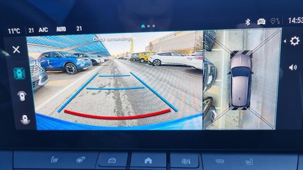 Vehicle image 19 Vehicle image 19