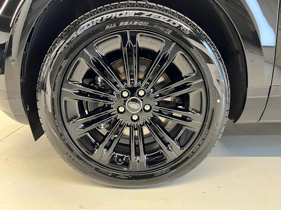 Vehicle image 10 Vehicle image 10