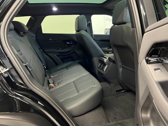 Vehicle image 6 Vehicle image 6