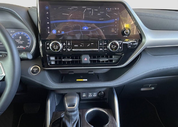 Vehicle image 12 Vehicle image 12