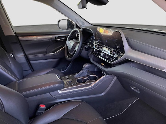 Vehicle image 14 Vehicle image 14