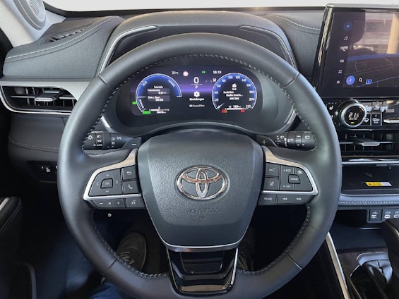 Vehicle image 10 Vehicle image 10