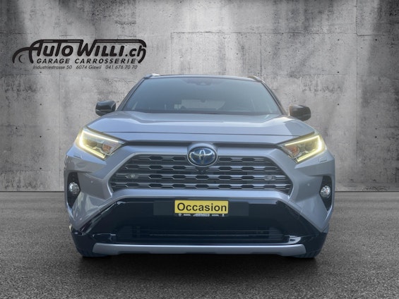 First vehicle image