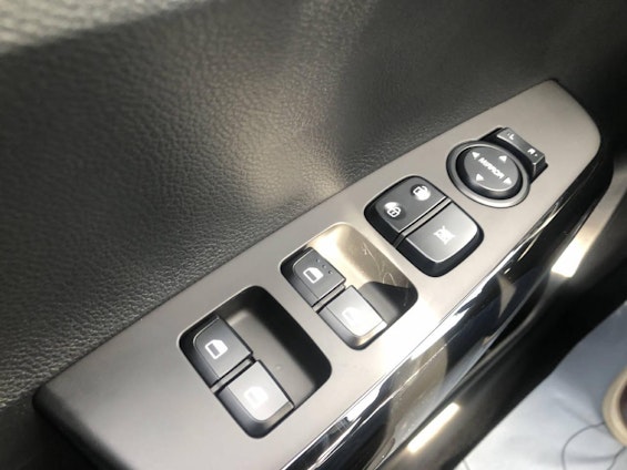 Vehicle image 11 Vehicle image 11