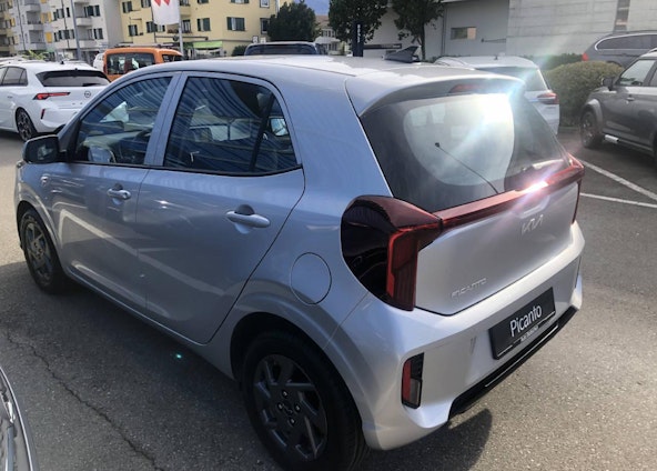 Vehicle image 16 Vehicle image 16