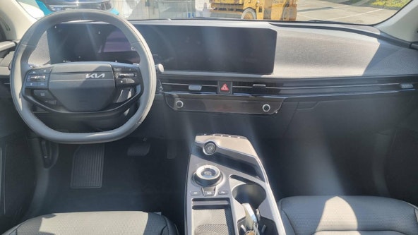 Vehicle image 19 Vehicle image 19