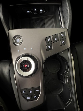 Vehicle image 19 Vehicle image 19