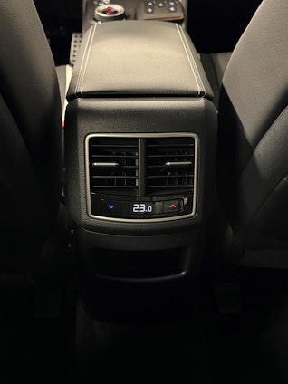 Vehicle image 24 Vehicle image 24