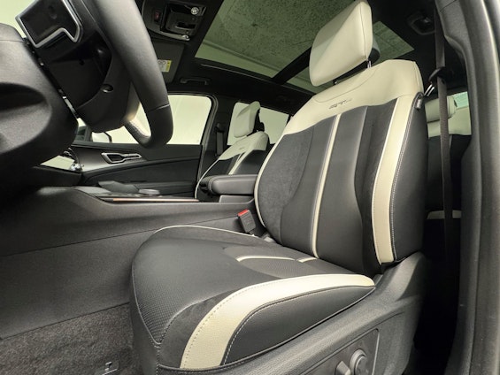 Vehicle image 5 Vehicle image 5