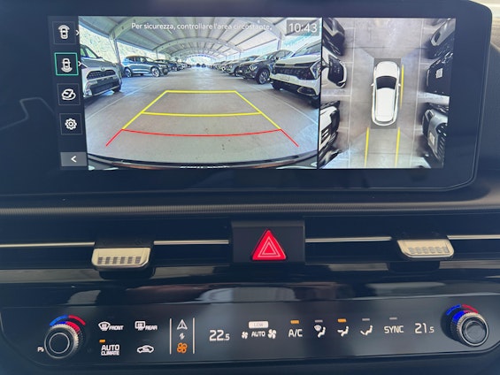 Vehicle image 17 Vehicle image 17