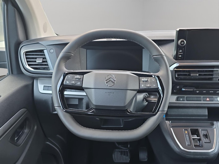 Vehicle image CITROEN SPACETOURER