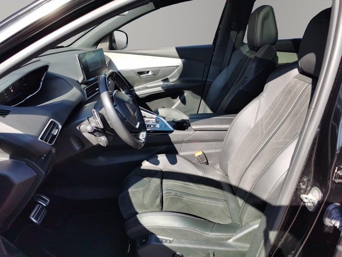 Vehicle image PEUGEOT 5008