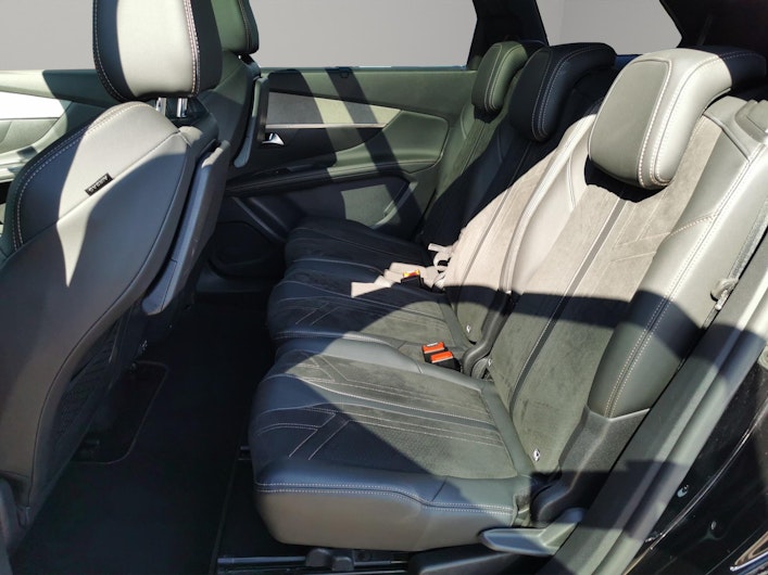 Vehicle image PEUGEOT 5008