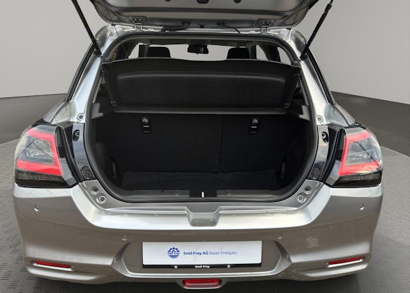 Vehicle image 8 Vehicle image 8