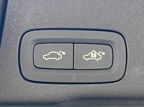 Vehicle image VOLVO XC60 2.0 B5 MH Plus Dark AWD