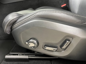 Vehicle image VOLVO XC60 2.0 B5 MH Plus Dark AWD