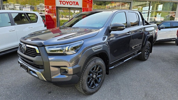 First vehicle image
