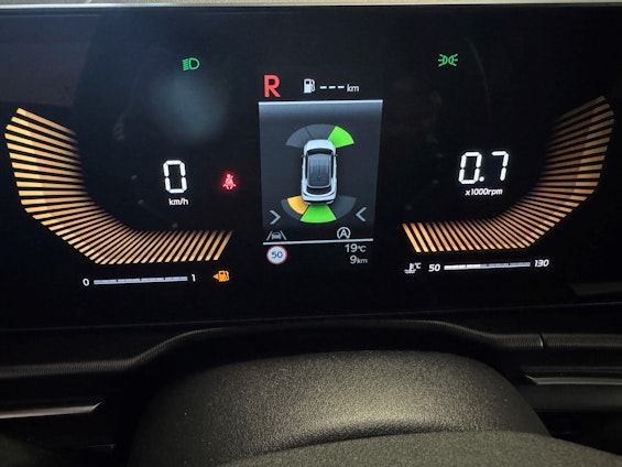 Vehicle image 16 Vehicle image 16