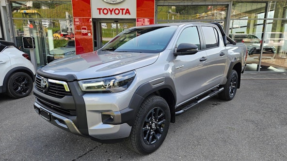 First vehicle image
