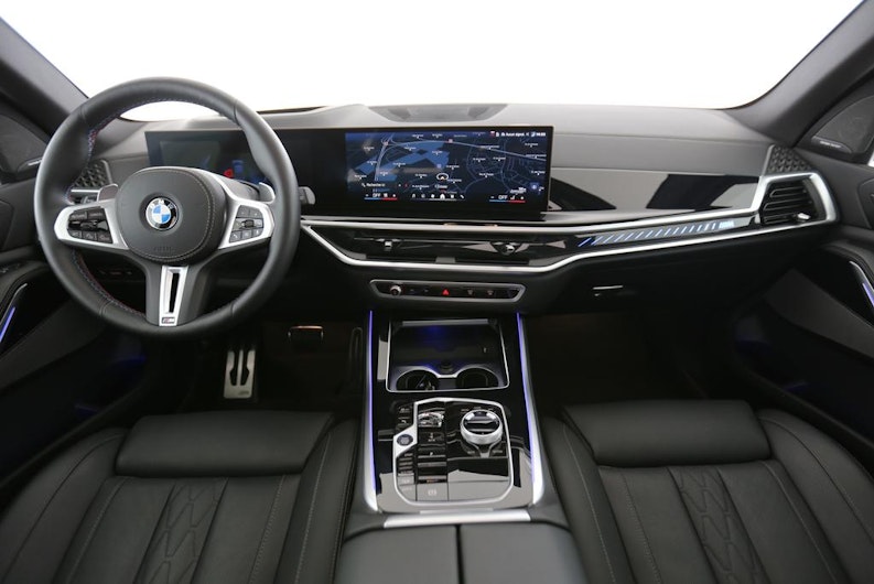 Vehicle image BMW X5
