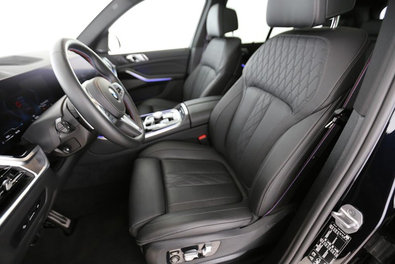 Vehicle image BMW X5