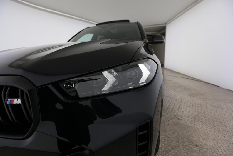 Vehicle image BMW X5