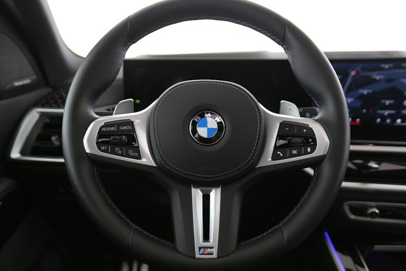 Vehicle image BMW X5