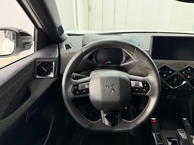 DS Automobiles 3 Crossback E-Tense Performance Line